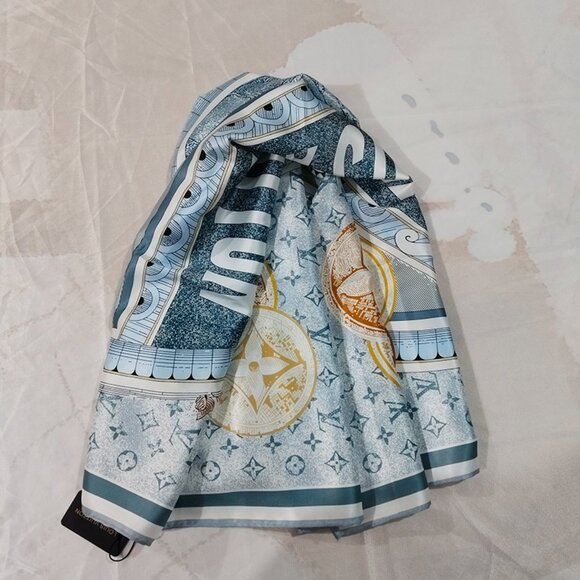 Louis Vuitton Accessories - Louis Vuitton Malles Merveilleuses Square 90 Scarf